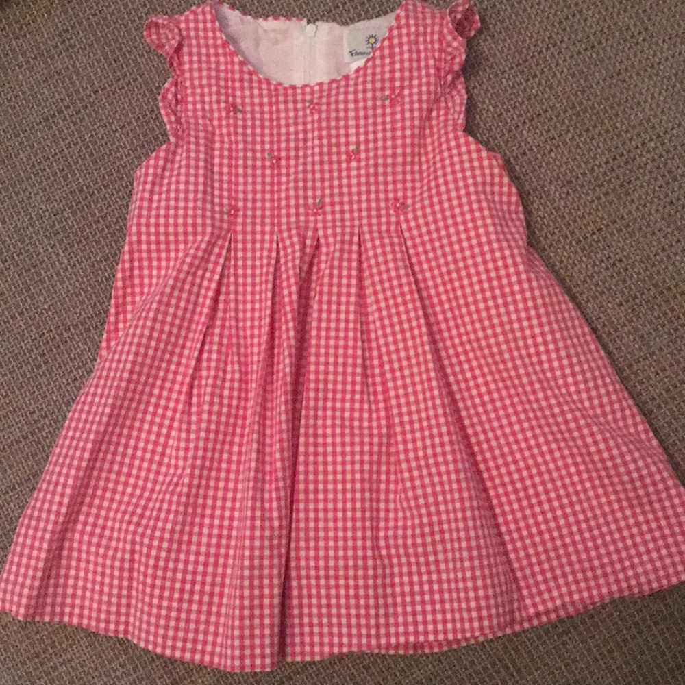 Sweet pink gingham dress